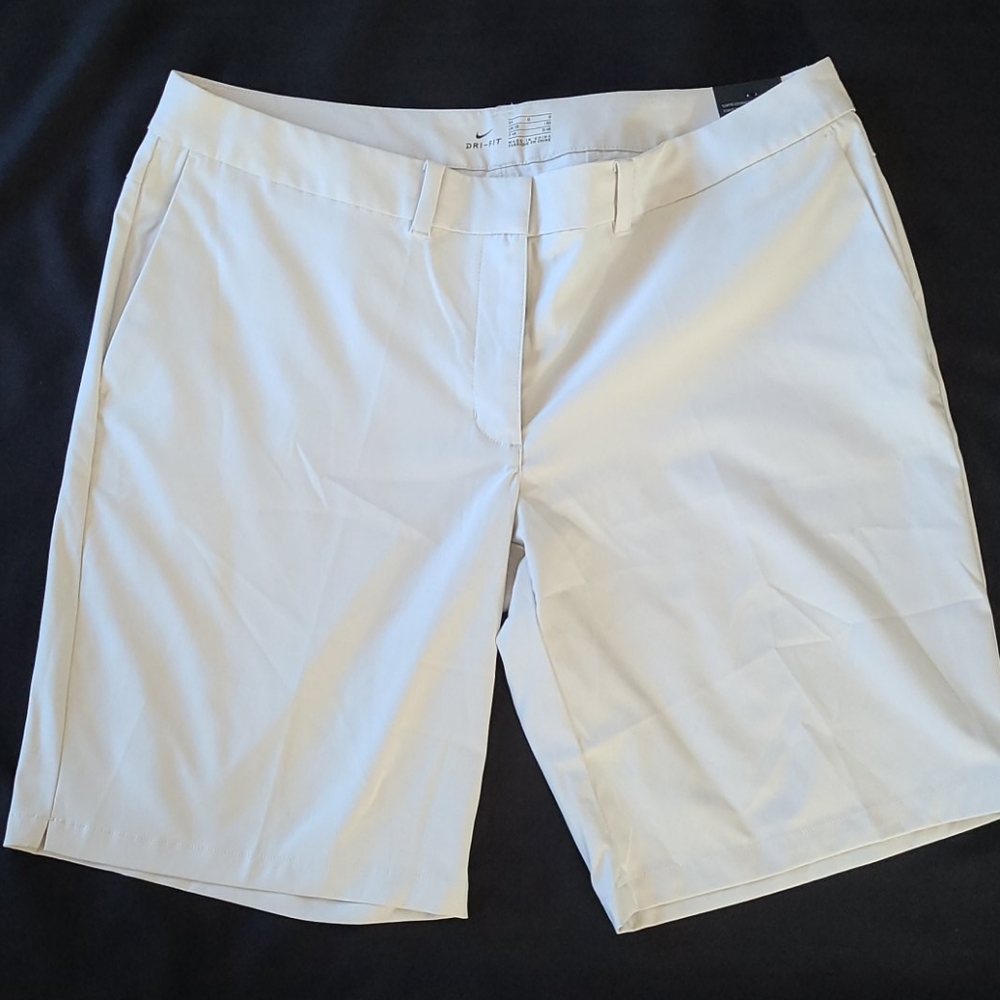 Women's Nike Dri Fit golf shorts nwt